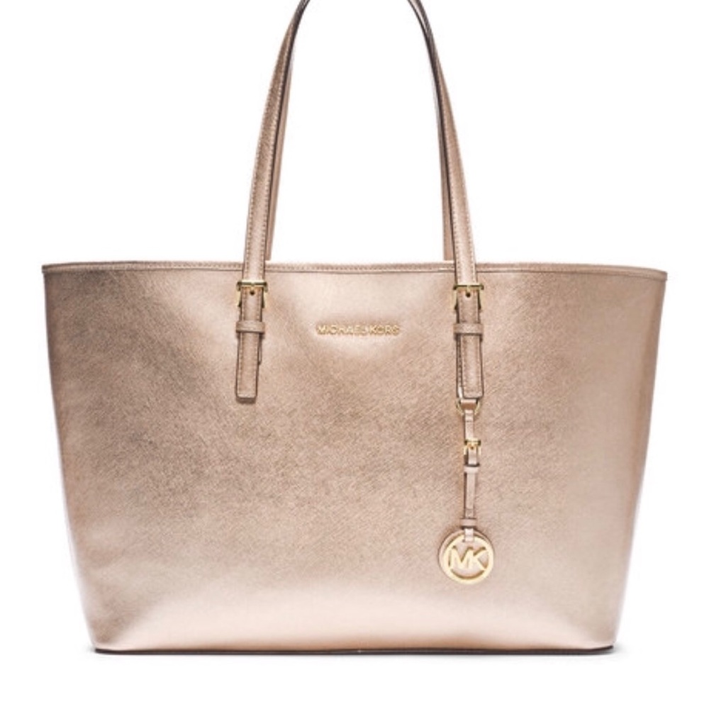 🚨Price drop Micheal Kors Champagne Tote